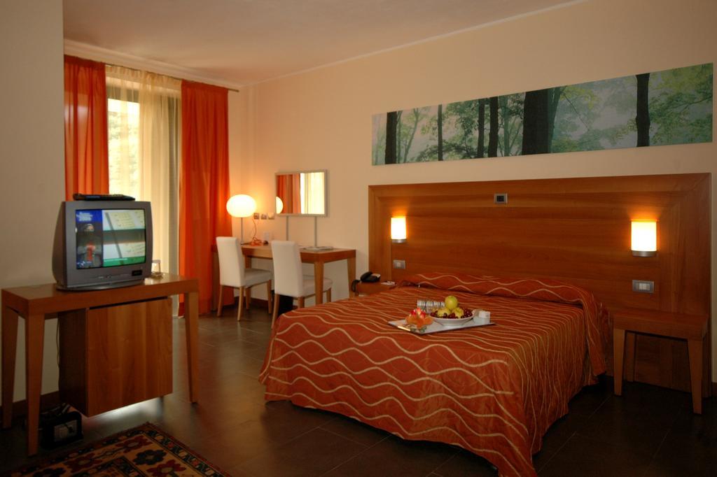 Hotel Langhe & Monferrato Costigliole d'Asti Bagian luar foto