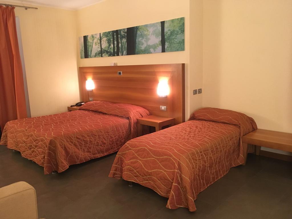 Hotel Langhe & Monferrato Costigliole d'Asti Bagian luar foto