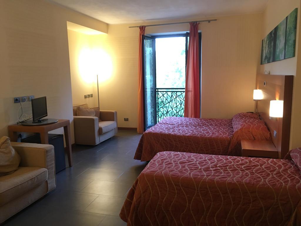 Hotel Langhe & Monferrato Costigliole d'Asti Bagian luar foto