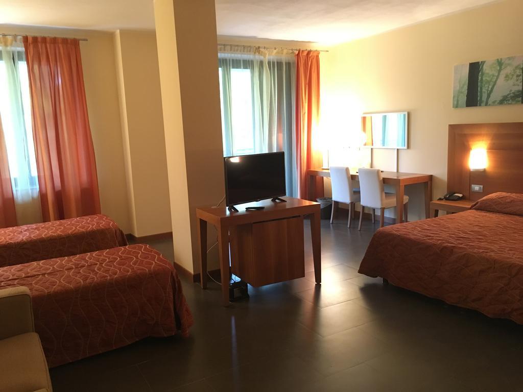 Hotel Langhe & Monferrato Costigliole d'Asti Bagian luar foto