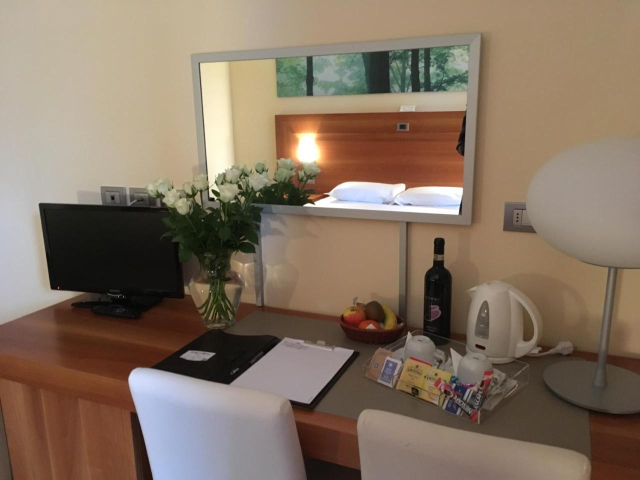 Hotel Langhe & Monferrato Costigliole d'Asti Bagian luar foto